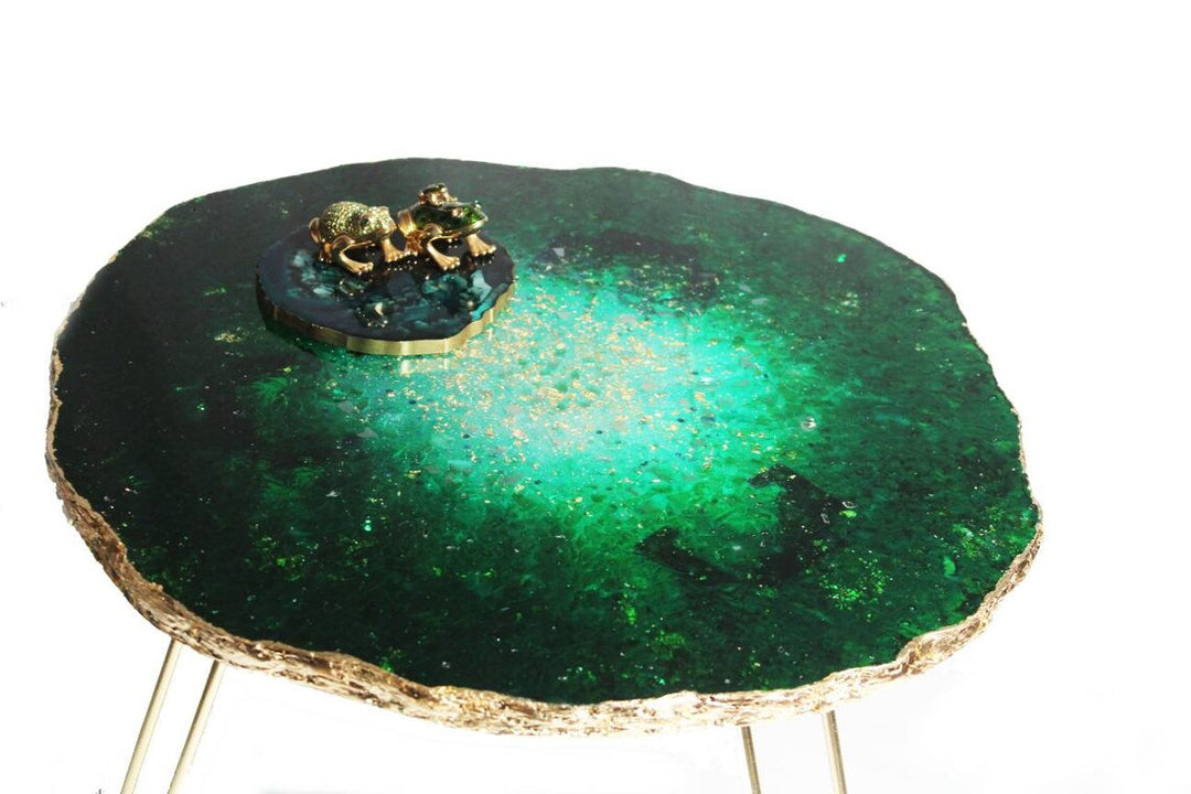 Epoxy resin Green emerald table, resin geode coffee table , irregular round live edge table, decorative bedside table , unique crystal table