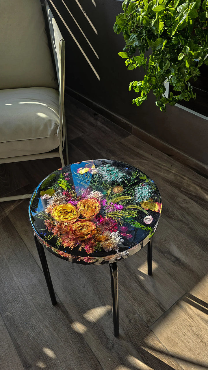 Artisanal Preserved Flower Resin Table, Opulent All-Round Coffee Table, Perfect for Chic Interiors, Artistic Home Gift